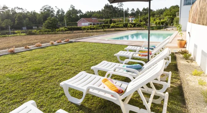 agualonga-villas-alojamento-local-piscina-zona-lazer-02