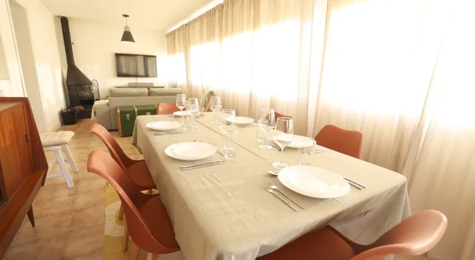 agualonga-villas-alojamento-local-sala-refeicoes-01